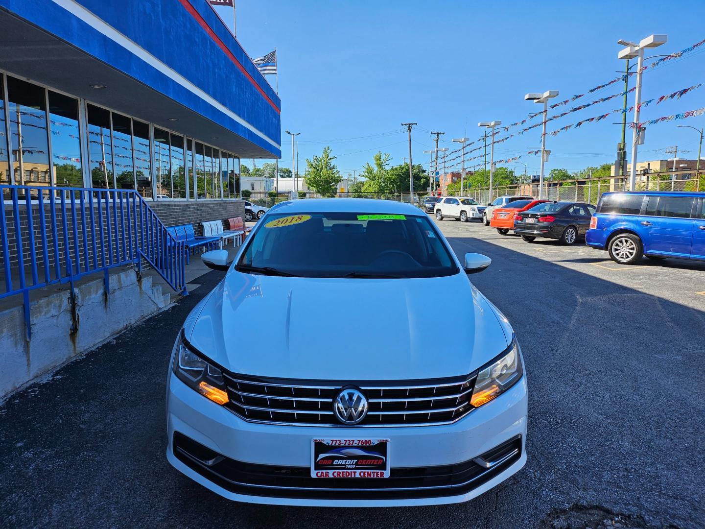 2018 WHITE Volkswagen Passat R-Line (1VWAA7A36JC) with an 2.0L L4 DOHC 16V engine, 6A transmission, located at 7600 S Western Ave., Chicago, IL, 60620, (773) 918-3980, 0.000000, 0.000000 - Photo#2